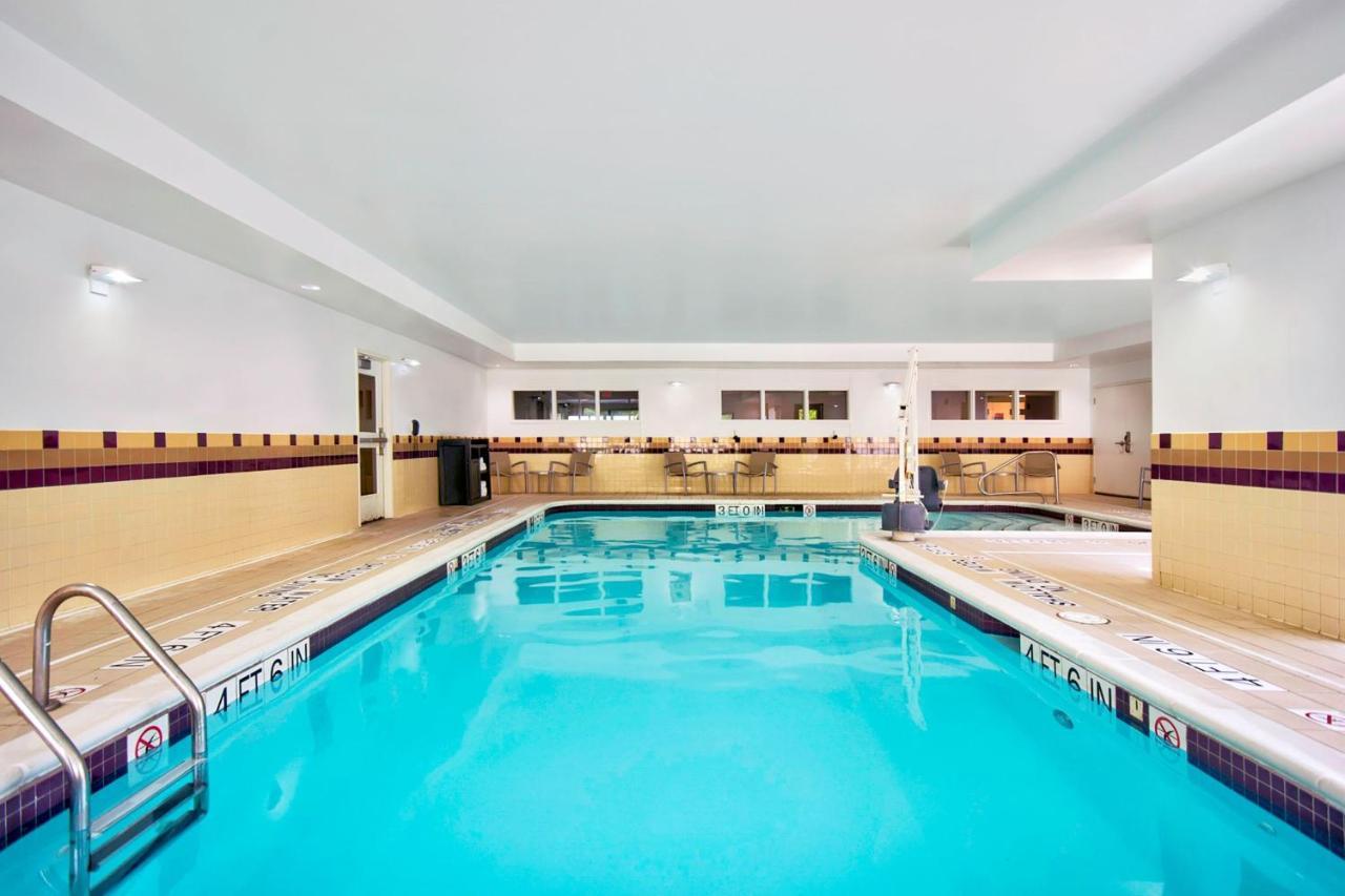 Springhill Suites Erie Kearsarge Exterior photo
