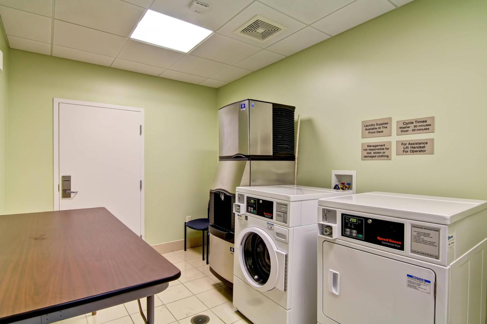 Springhill Suites Erie Kearsarge Exterior photo