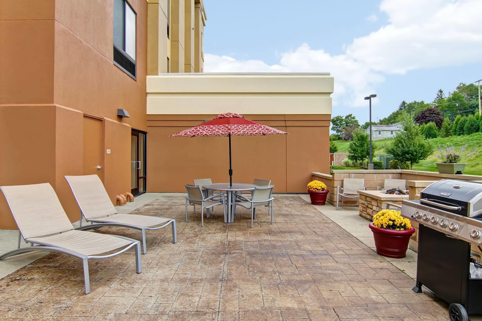 Springhill Suites Erie Kearsarge Exterior photo